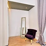 Suite Vibia certified sanitization every check