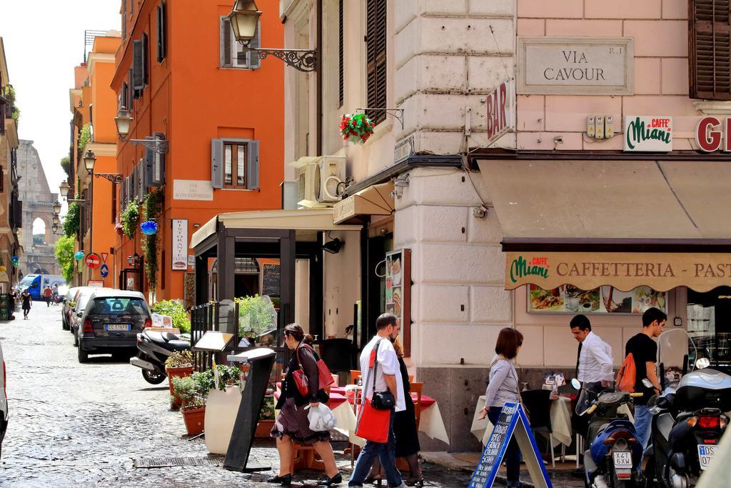 Elegant Vibia 300 Mt From Colosseum Appartamento